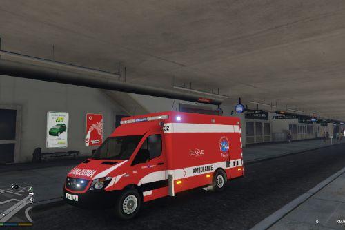 Geneva International Airport Fire Department ambulance (Switzerland) / Ambulance des pompiers de l'Aéroport International de Genève, Suisse